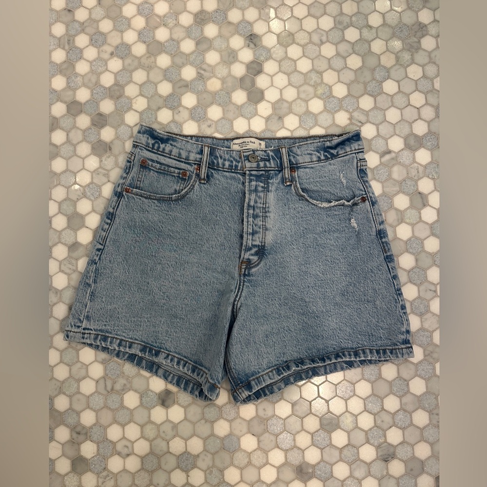 A&F High Rise Dad Short